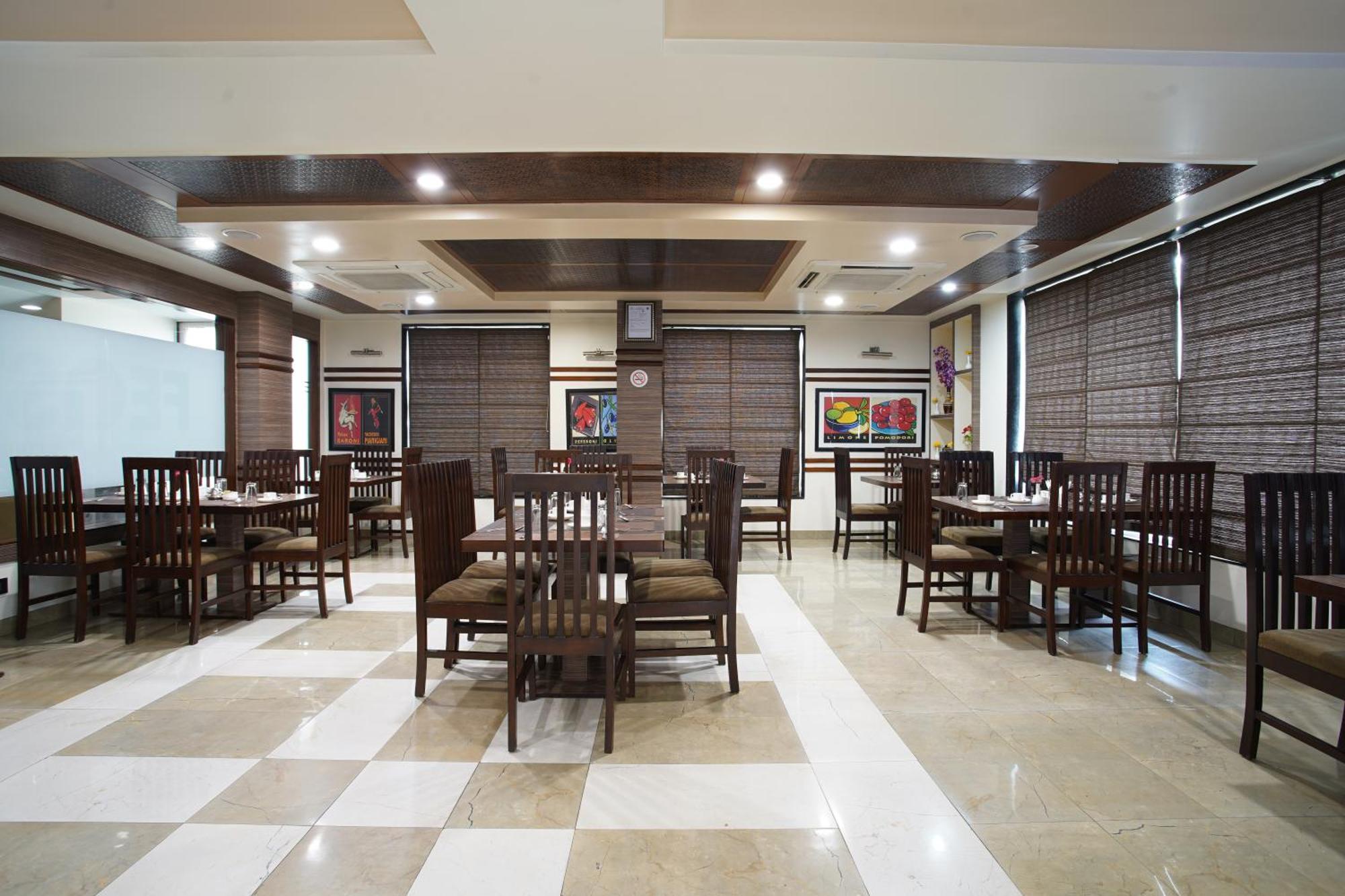 Spree Hotel Jaipur Exterior photo